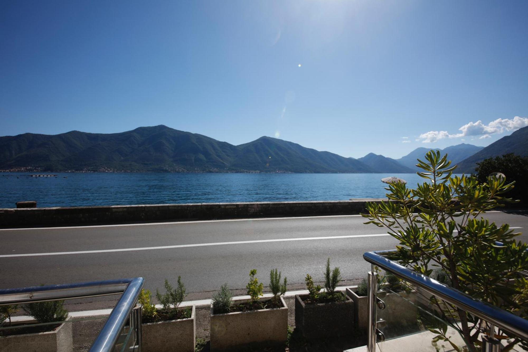 Waterfront Apartments Kotor Dış mekan fotoğraf